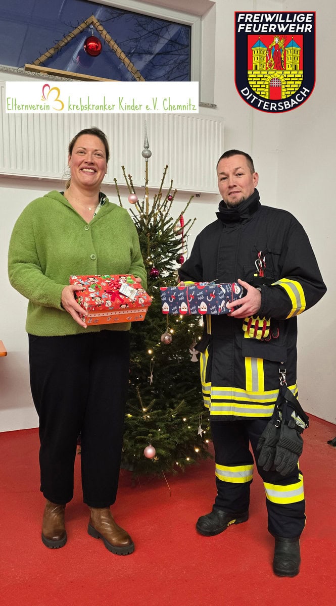 Übergabe der Geschenke vom Nikolaus-Express 🎅🎁