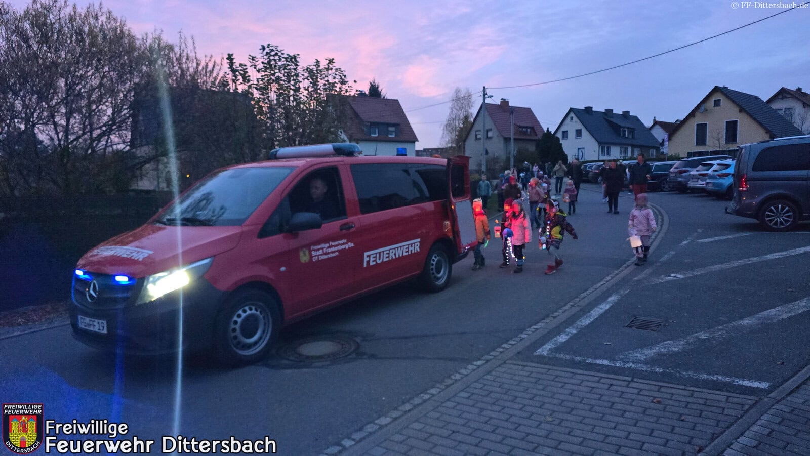 Begleitung des Martinsumzug der Kita Wasserflöhe